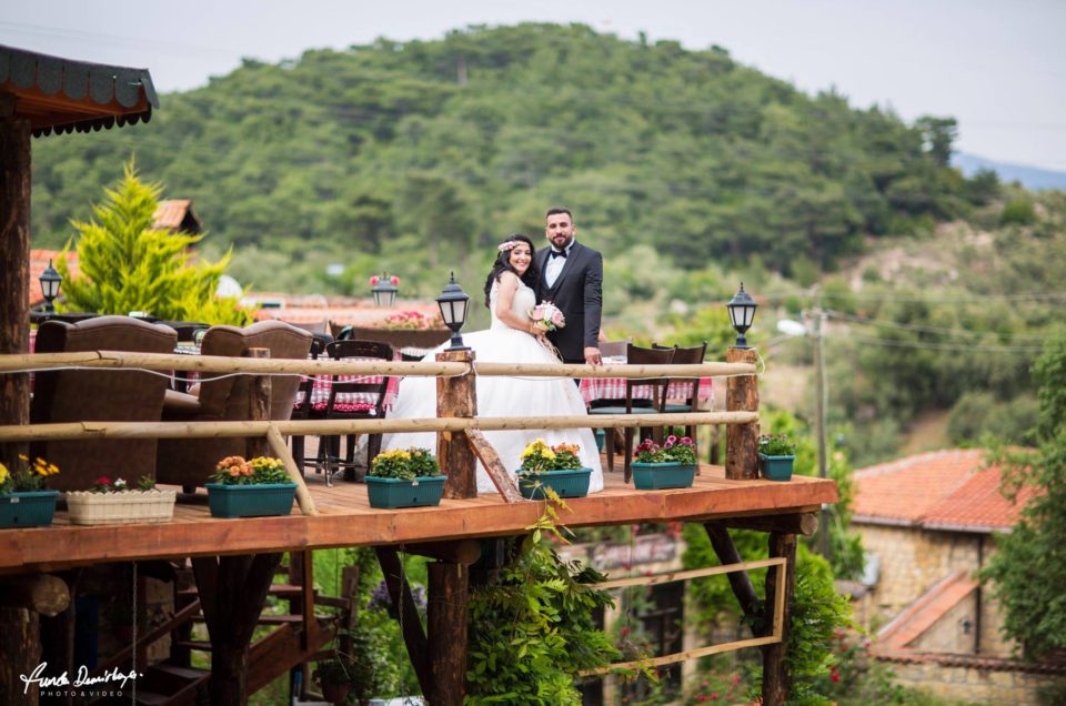Havva ve Adem Küçükkuyu Yeşilyurt Dış mekan düğün fotoğrafları. düğün fotoğrafçısı funda demirkaya (1)