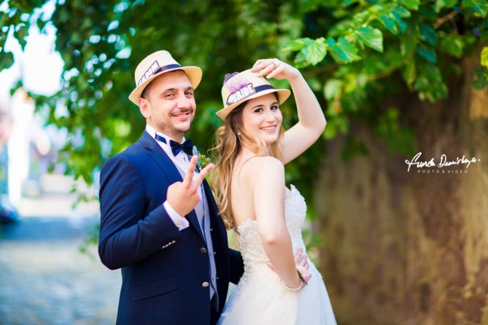 ayvalık cunda pateriça şeytan sofrası sarımsaklı düğün nişan nikah save the date trash dress dış mekan çekimi fotoğrafları gülşen ve zafer (9)