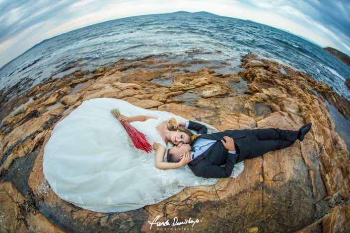 Gamze ve Sefa Ayvalık Cunda Adası Dış mekan çekimi düğün fotoğrafları tesettür gelin kadın fotoğrafçı